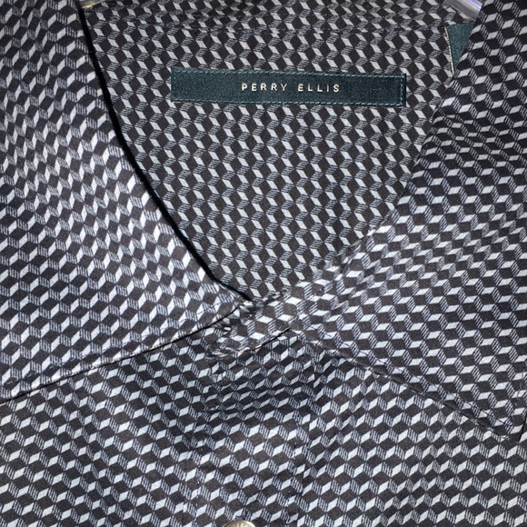 Fall Sale - Bundle 2 for $20 - PERRY ELLIS Men Button dress shirt - Picture 1 of 6